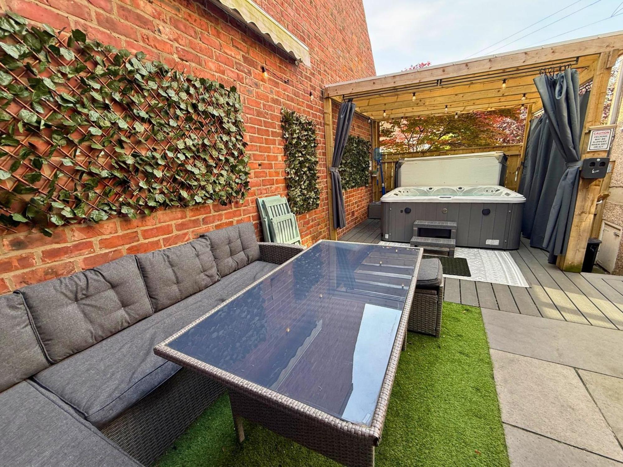 Hot Tub, Free Parking, Near Shops & Restaurants, Location 1M To City Jesmond Luaran gambar